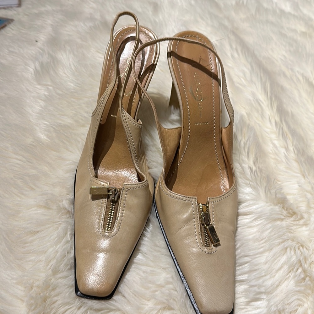 Casadei size 7 1/2 beige 2 1/2 inches heels made in Italy